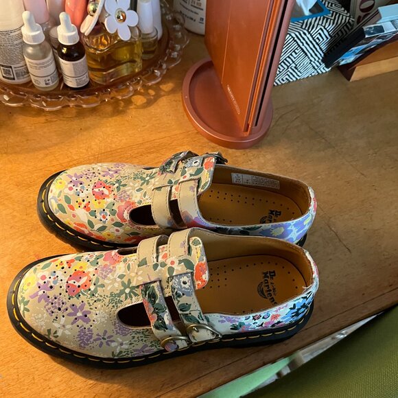 FLORAL DR MARTEN MARY JANE'S - Picture 2 of 3